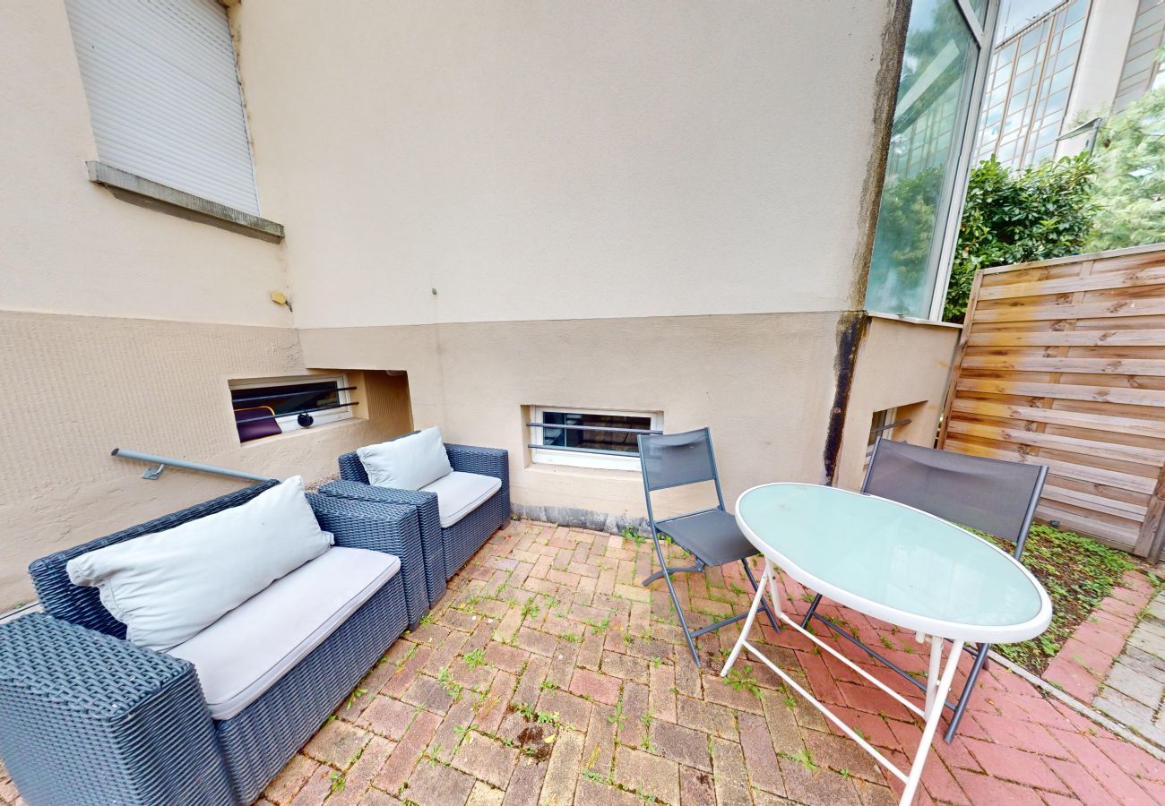 Apartment in Strasbourg - Lenotre Terrasse Proche Parlement